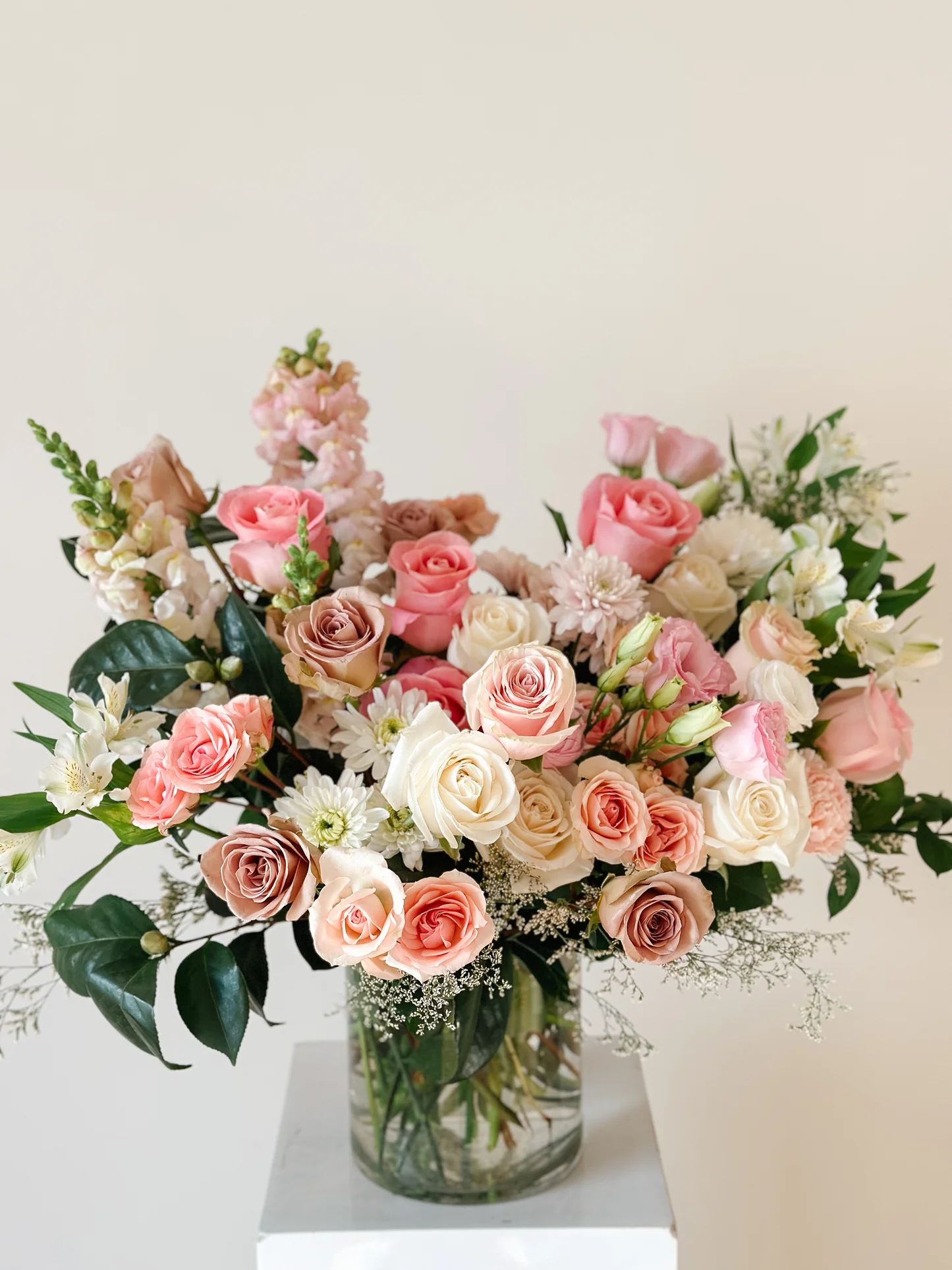 Luxury Flower Delivery in Toronto: Premium Blooms, Beautifully Delivered