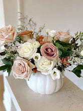 Load image into Gallery viewer, Cinnamon &amp; Spice Centrepiece
