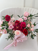 Load image into Gallery viewer, Valentine&#39;s Designer&#39;s Choice Bloom Box
