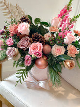 Load image into Gallery viewer, Winter Designer&#39;s Choice - Signature Pink
