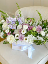 Load image into Gallery viewer, Large Mauve Mix Bloom Box
